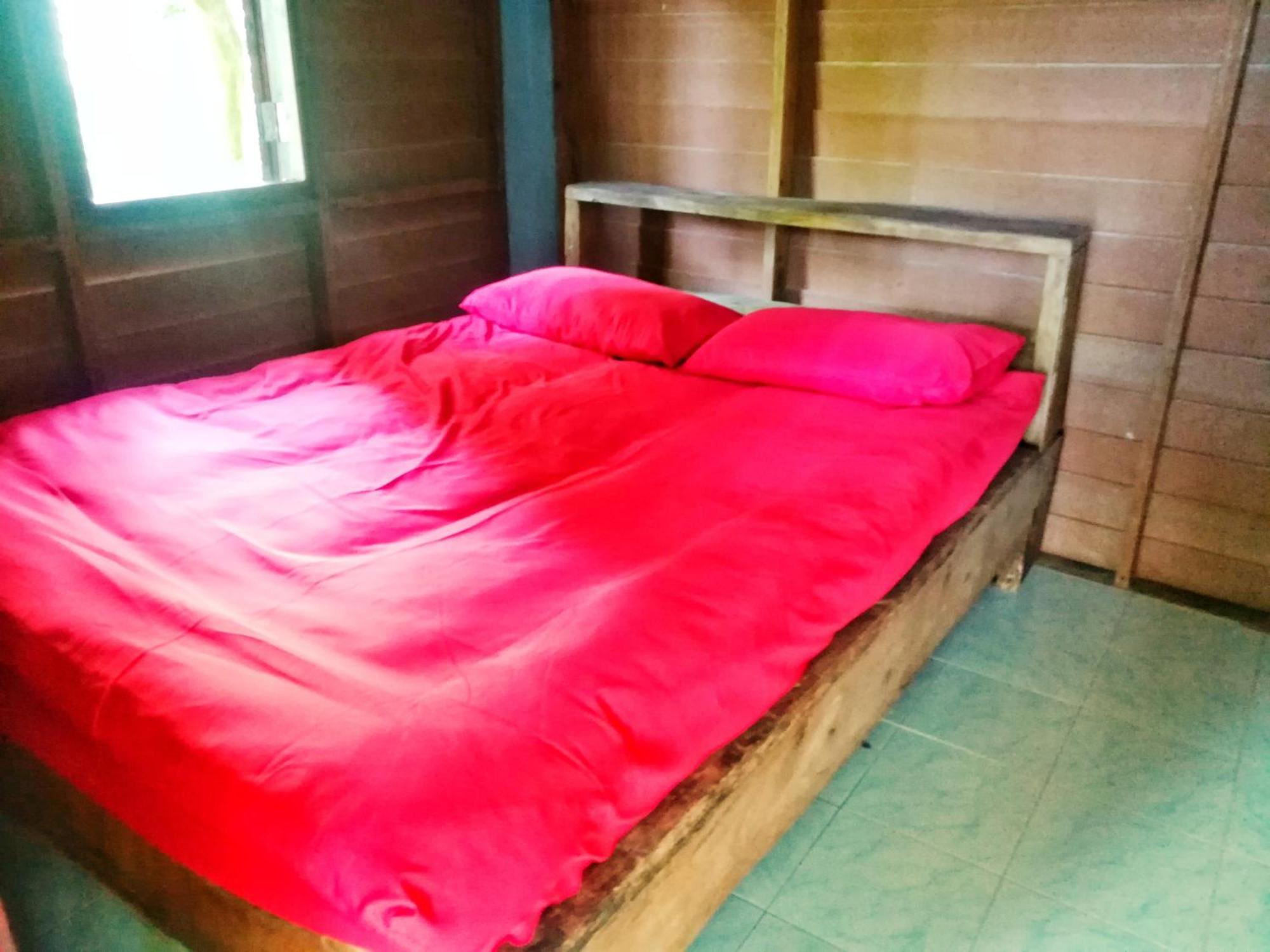 Lae Tawan Bungalow Koh Chang Ranong Room photo